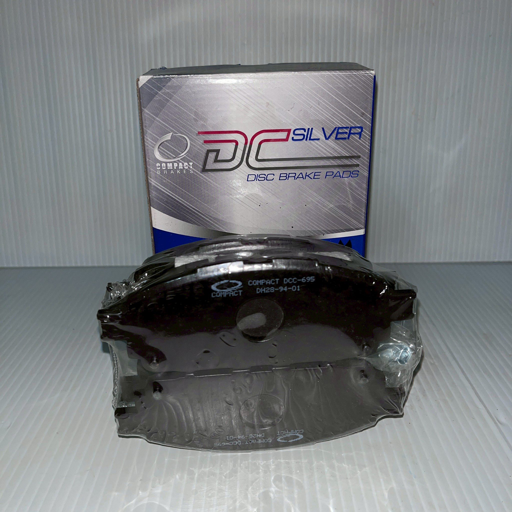 ผ้าเบรคหน้า DCC-695 TOYOTA HI-LUXREVO 2WD